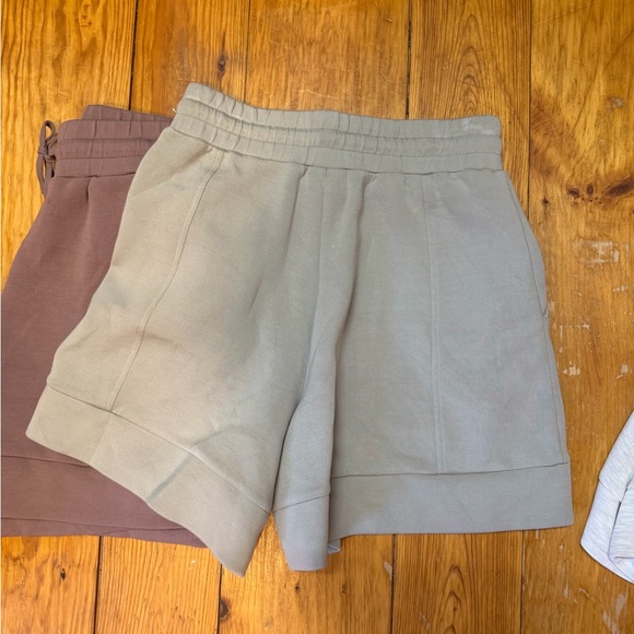 3 Pairs of Varley Shorts - Picture 5 of 10